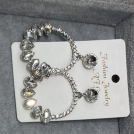 欧美时尚风带钻耳环款5