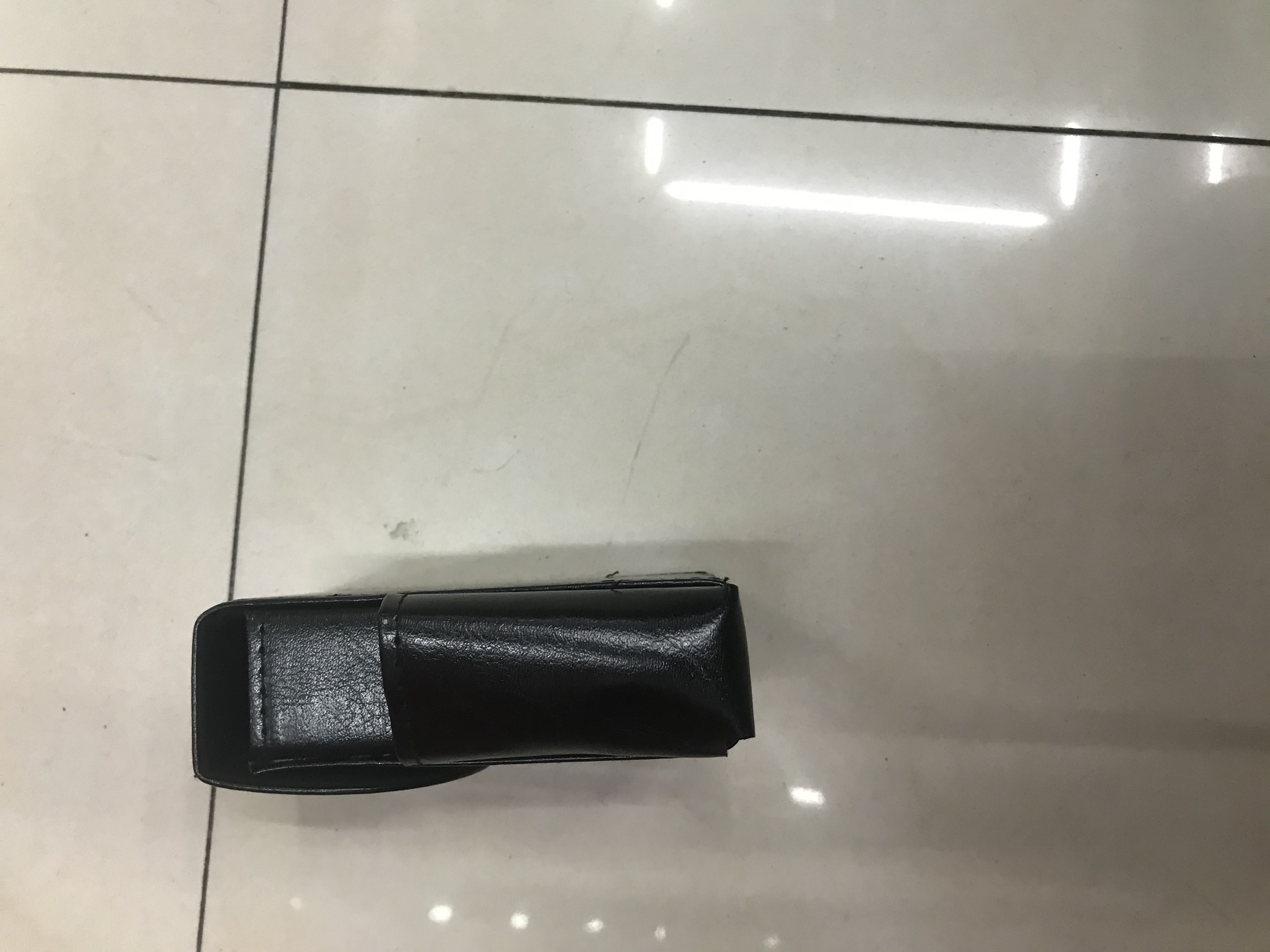 黑色烟盒产品图