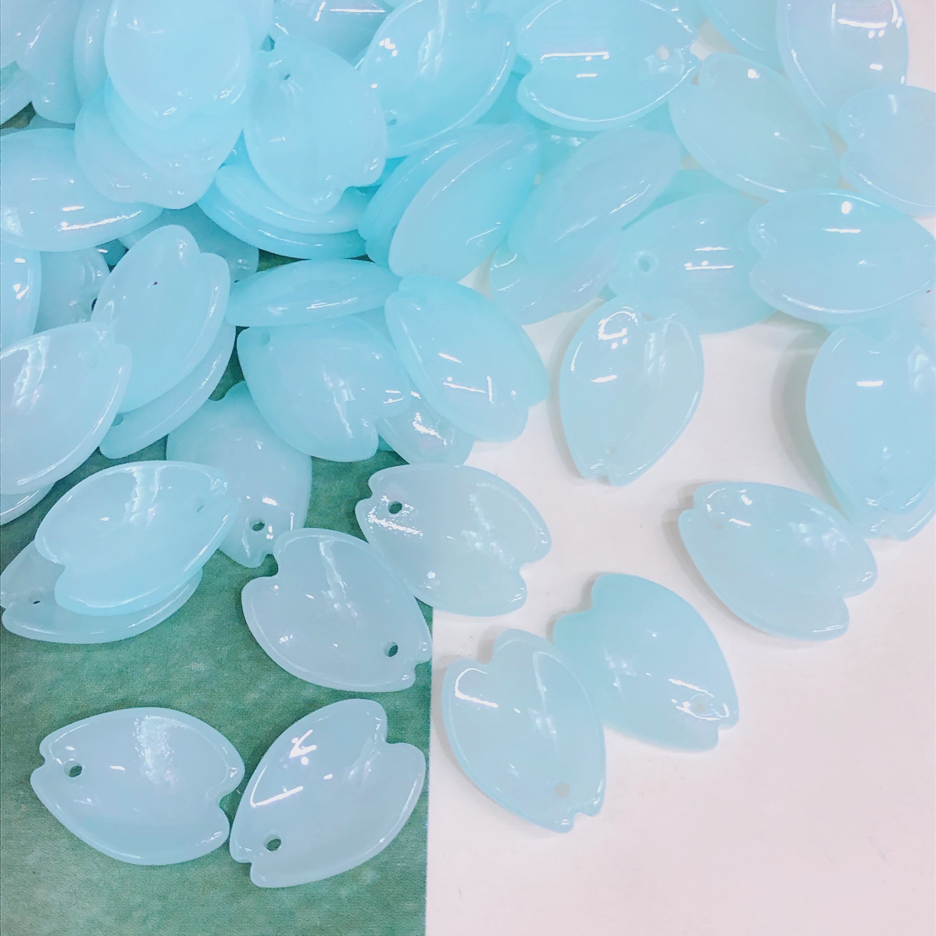 Houxiu Crystal domestic glazed crystal, glass material, glazed petal open cherry blossom hairpin, retro style children's hairpin, hairpin lady, tassel material, jewelry accessories Specification image