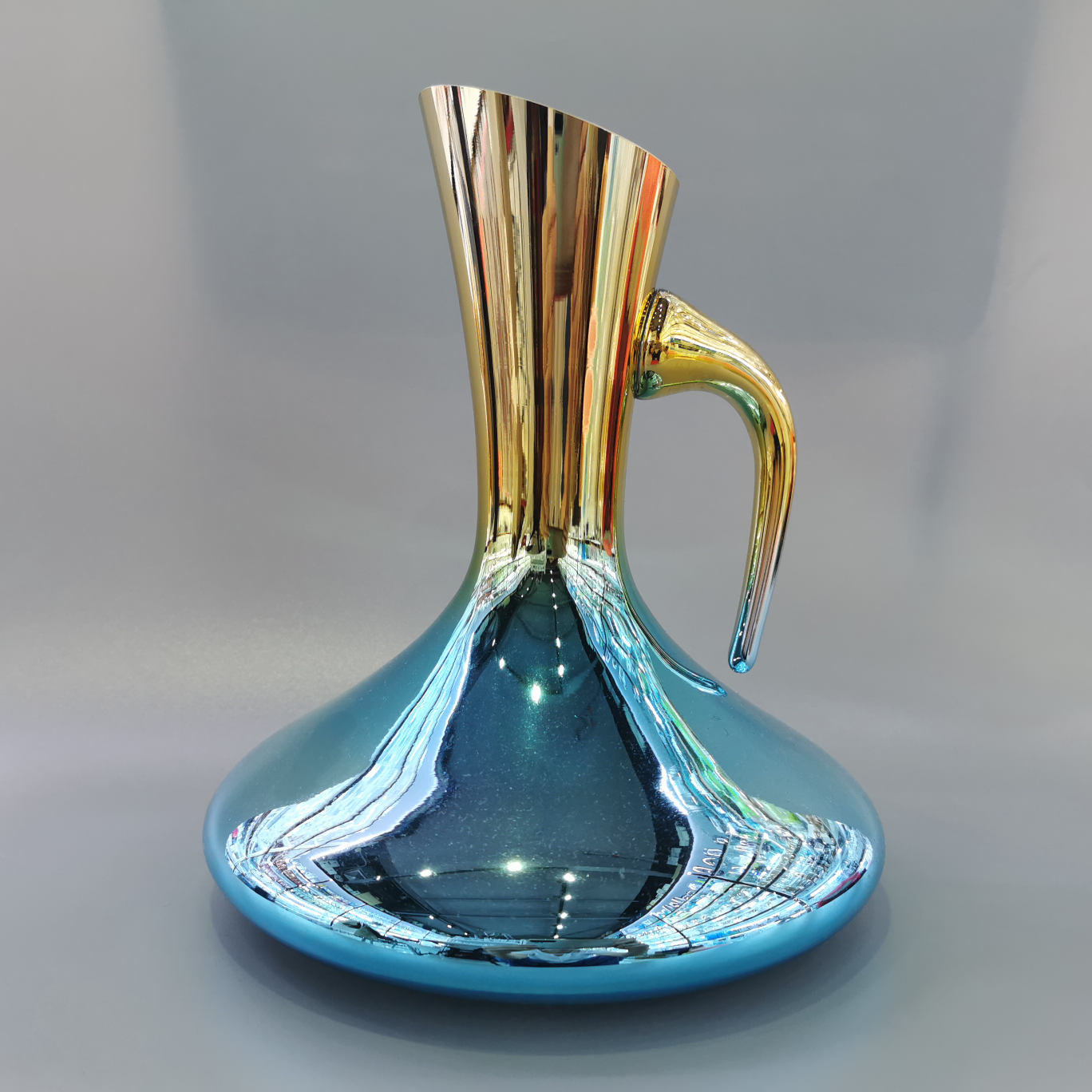 6907 Golden Green Decanter