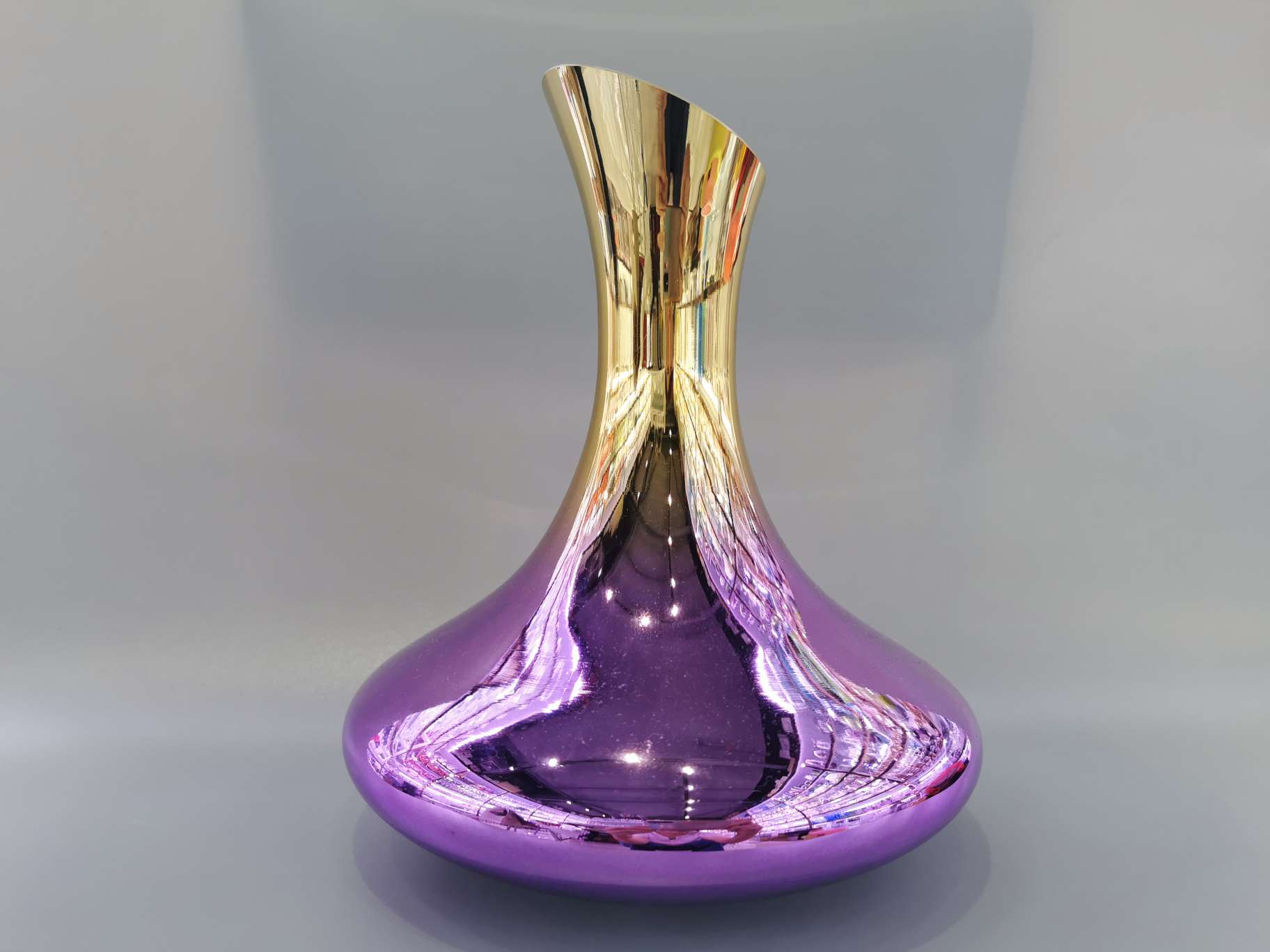 JH19 Golden purple decanter detail image 1