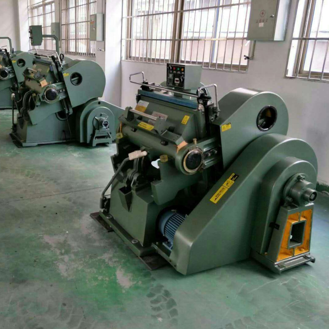 Deposit for 750 type flatbed creasing die-cutting machine