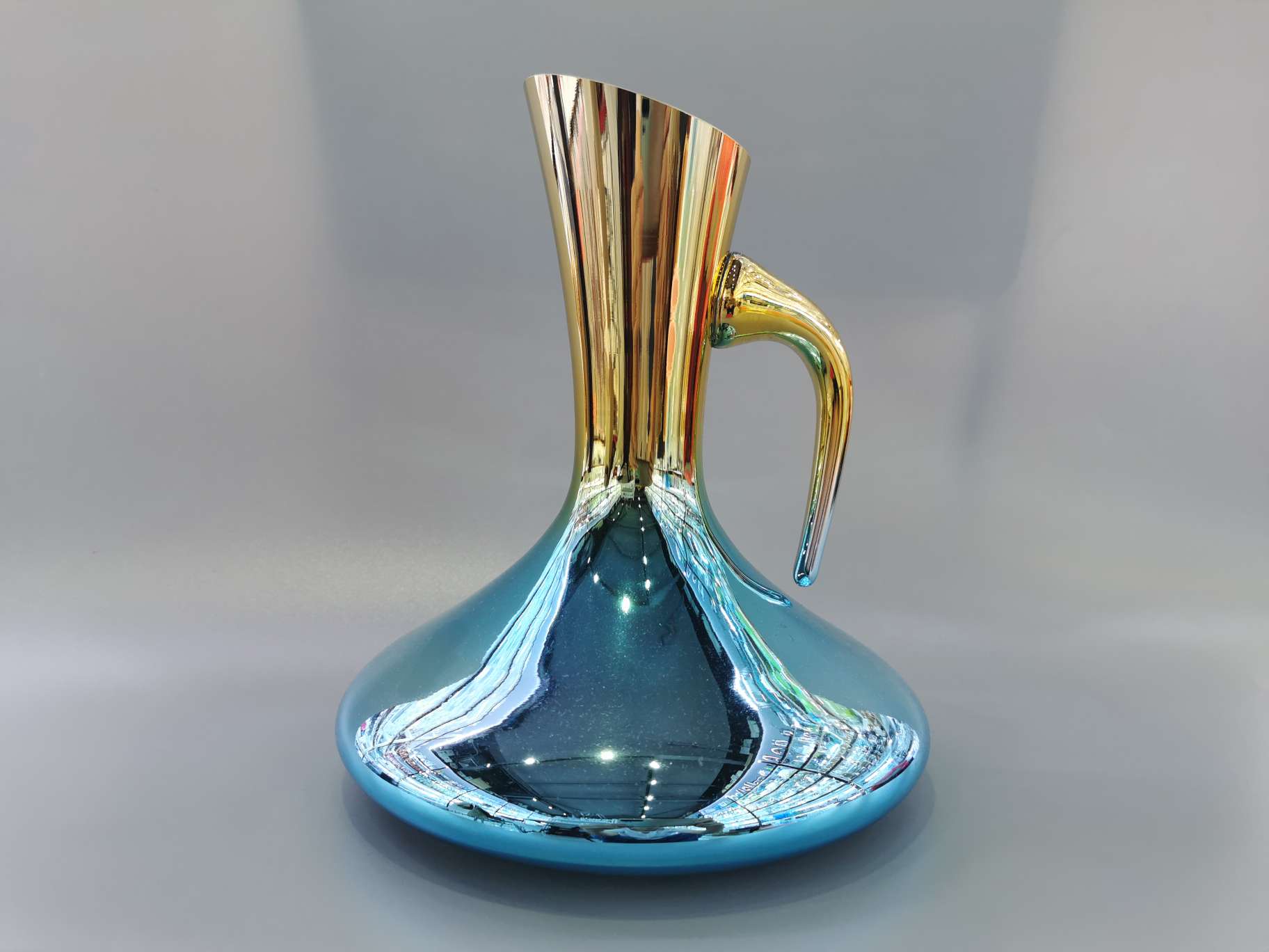6907 Golden Green Decanter details Picture