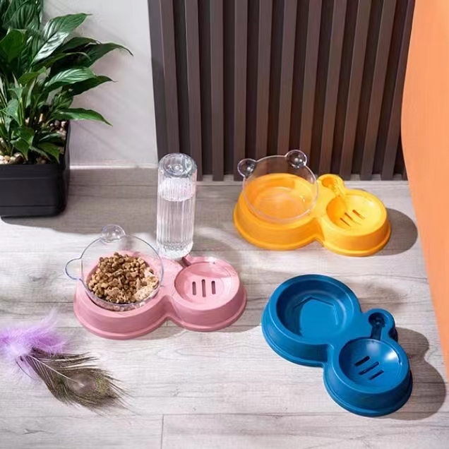 宠物用品，新款小熊萌萌哒宠物碗带自动饮水瓶！