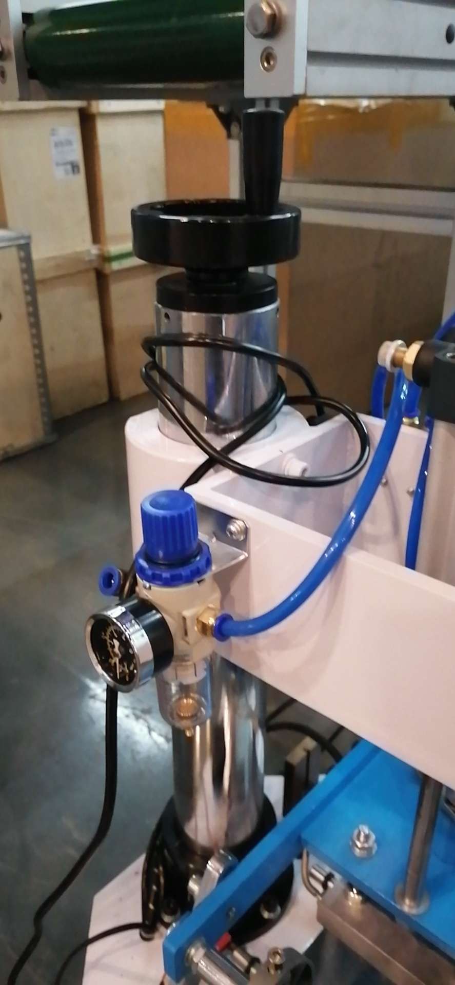 The 120-type pneumatic hot stamping machine can be adjusted to a height of 25 cm with a deposit details Picture