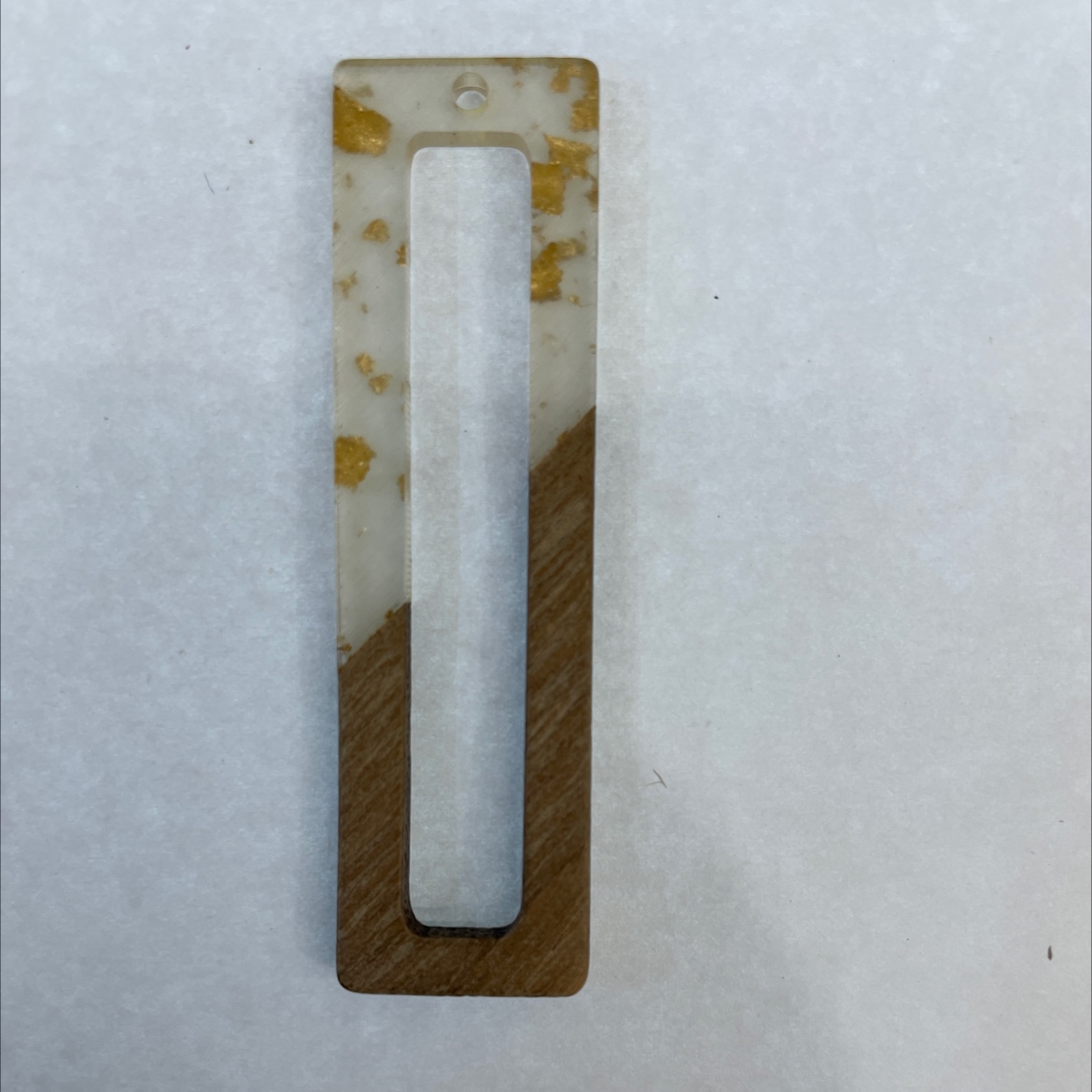 Resin rectangular hollowed-out jewelry accessories, necklace pendants, exaggerated pendants, decorative accessories details Picture