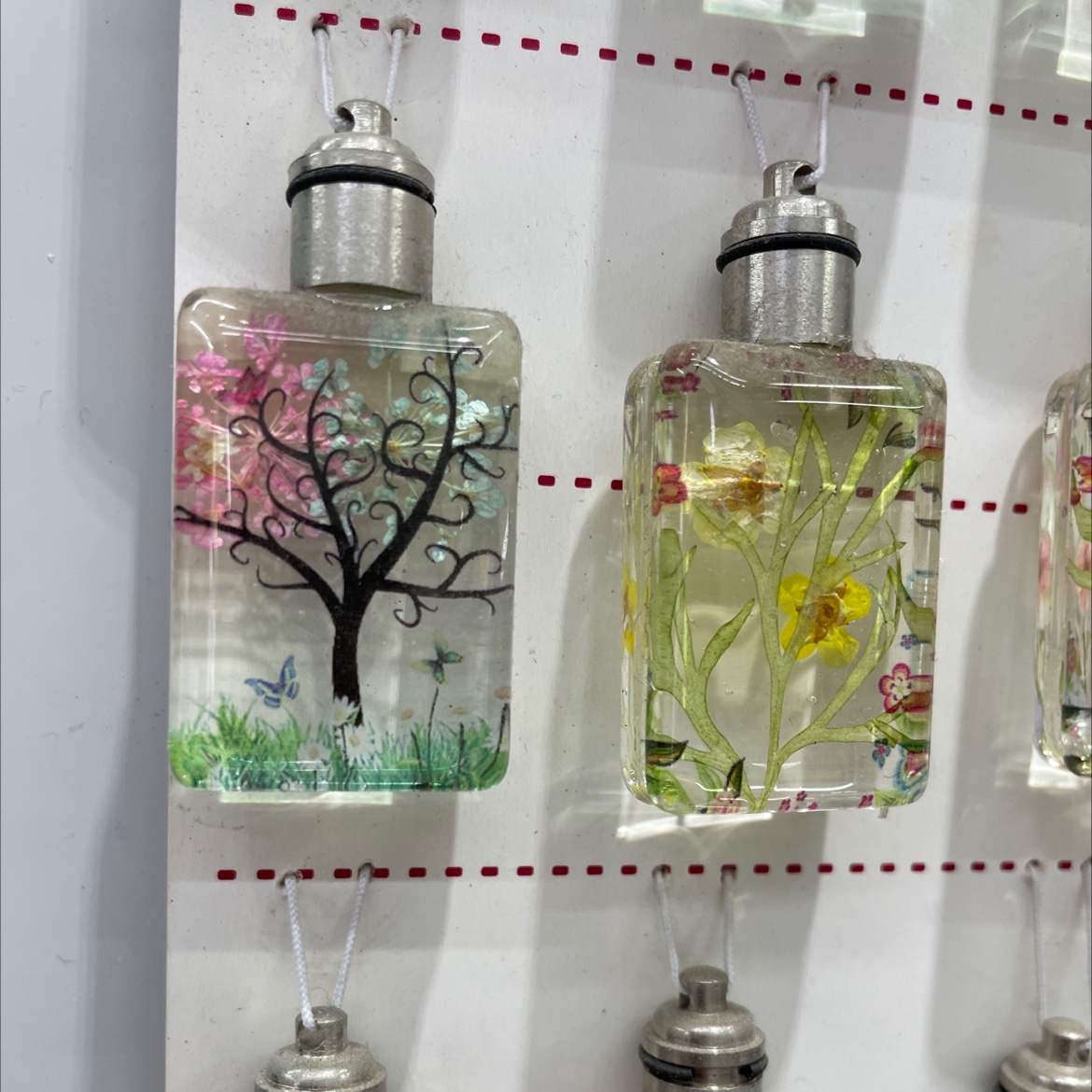Glass dried flower pendants, ornaments and accessories Specification image