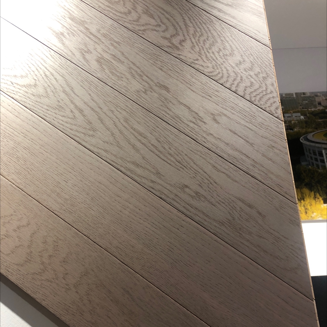 Moganshan white oak wood brushed fish bone + pearlescent surface details Picture