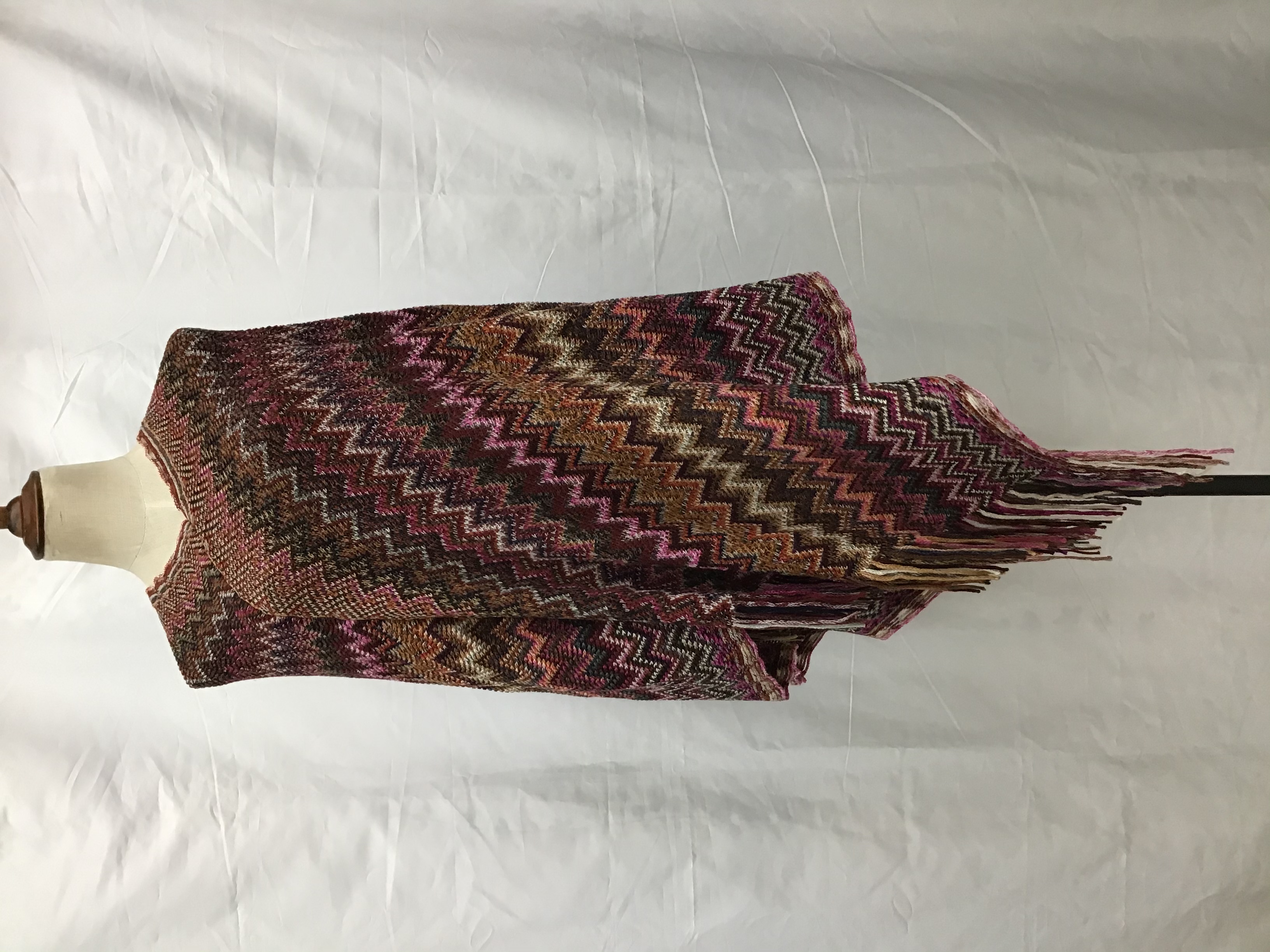 Manufacturers Direct Sales Autumn And Winter Europe And The United States Fashion Trend New Colorful Wave Shawls Specification drawing