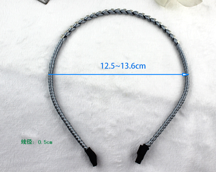 FLY38 Amazon wholesale single-row crystal headbands with drill bits, single-color Korean silk hand-woven headwear Application Scenario