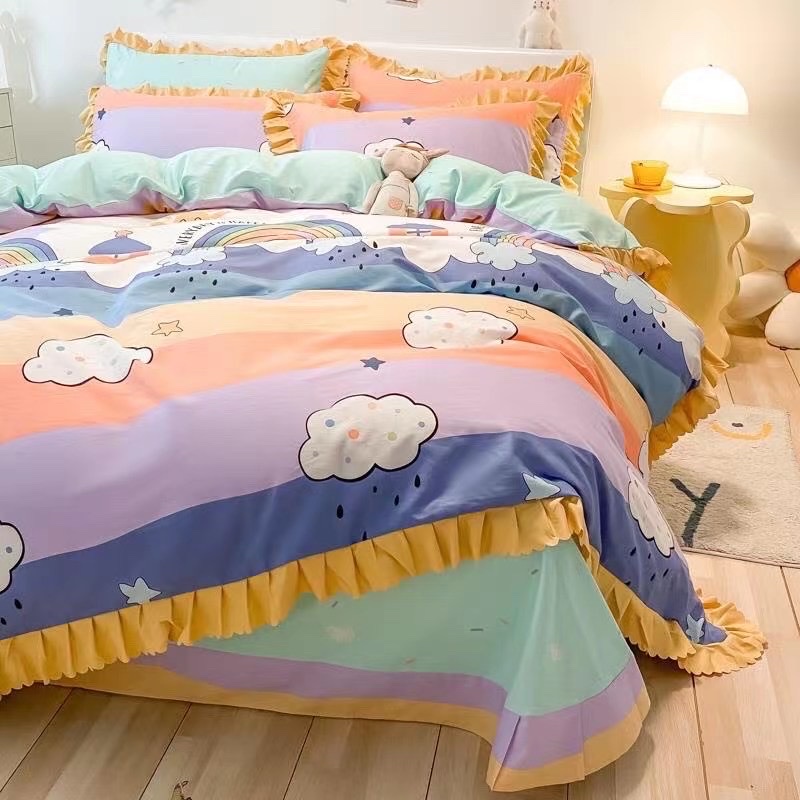 Four pieces of all-cotton country-style bedding, bed sheets and duvet covers details Picture