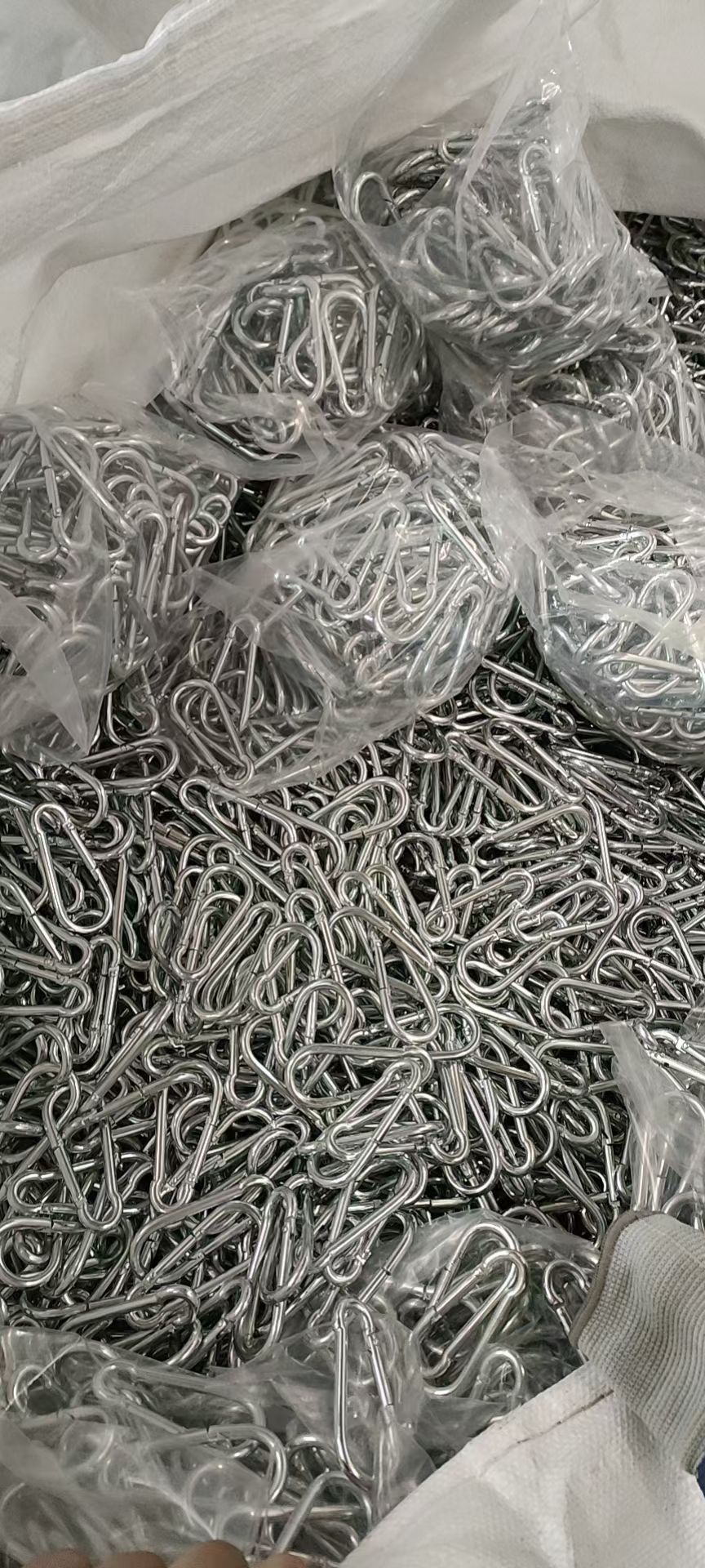 弹簧钩 登山扣 安全扣 安全锁扣产品图
