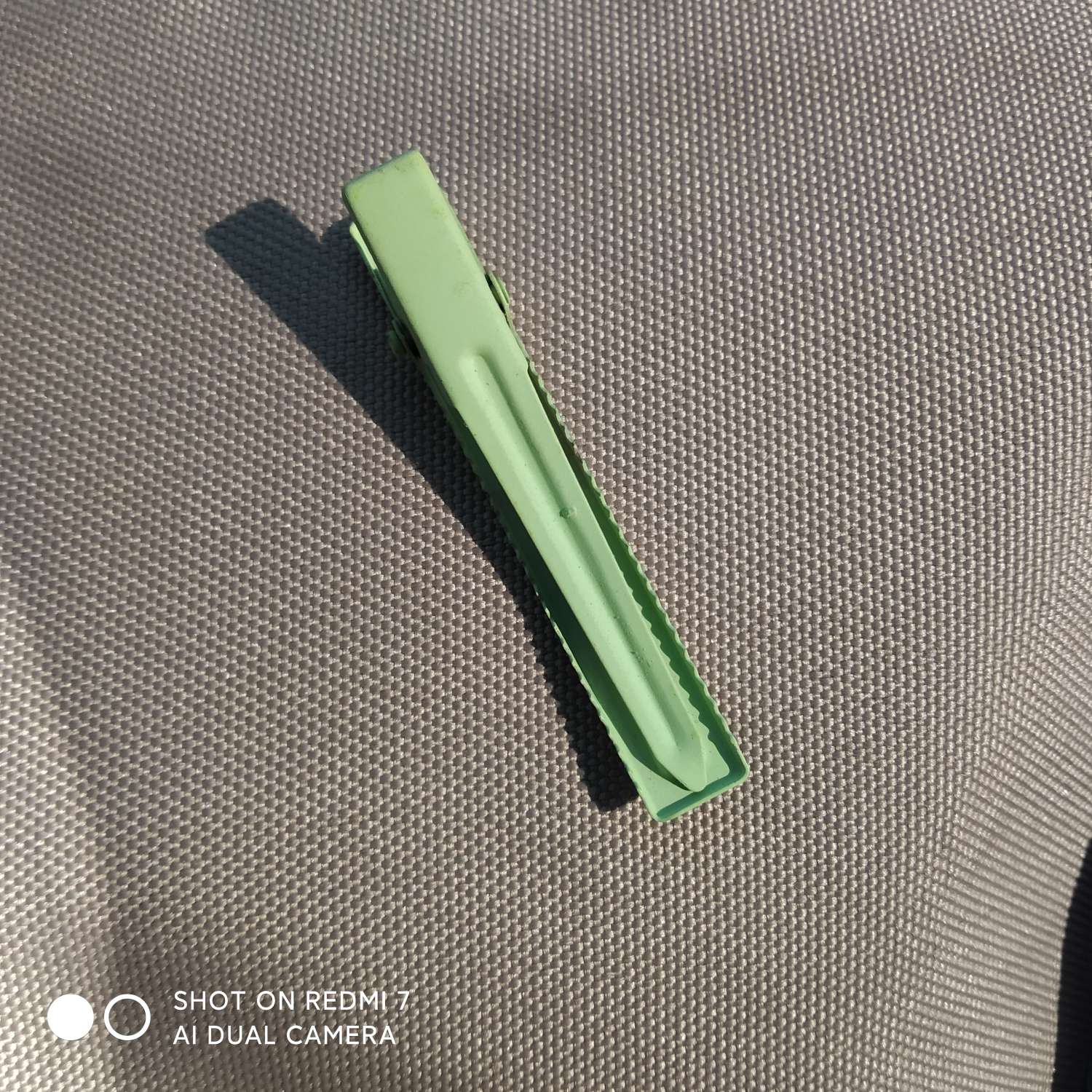 Classic and fresh hollow hair clips, hairpin side clips, accessories and headwear detail image 3