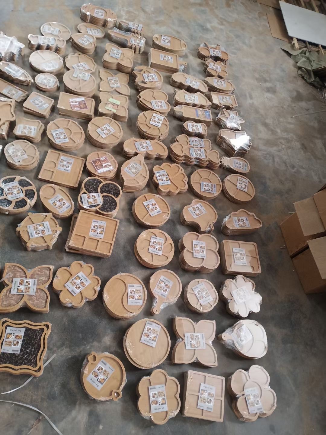 干果盘托盘白底实物图