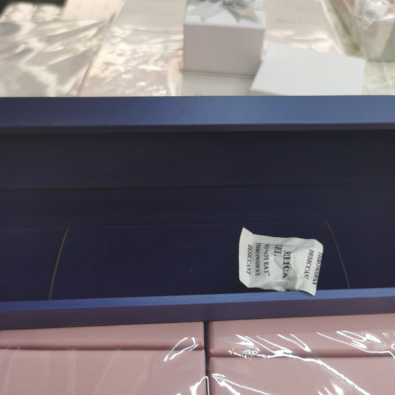 拉丝纹长项链盒图