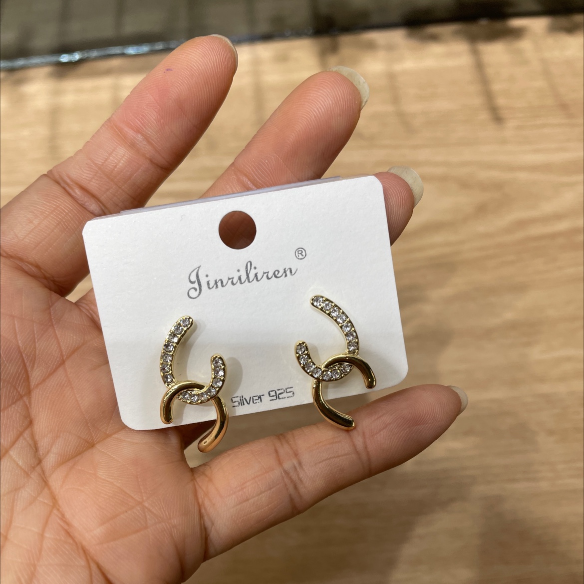 اليوم، الاقراط الكورية للملابس detail image 1