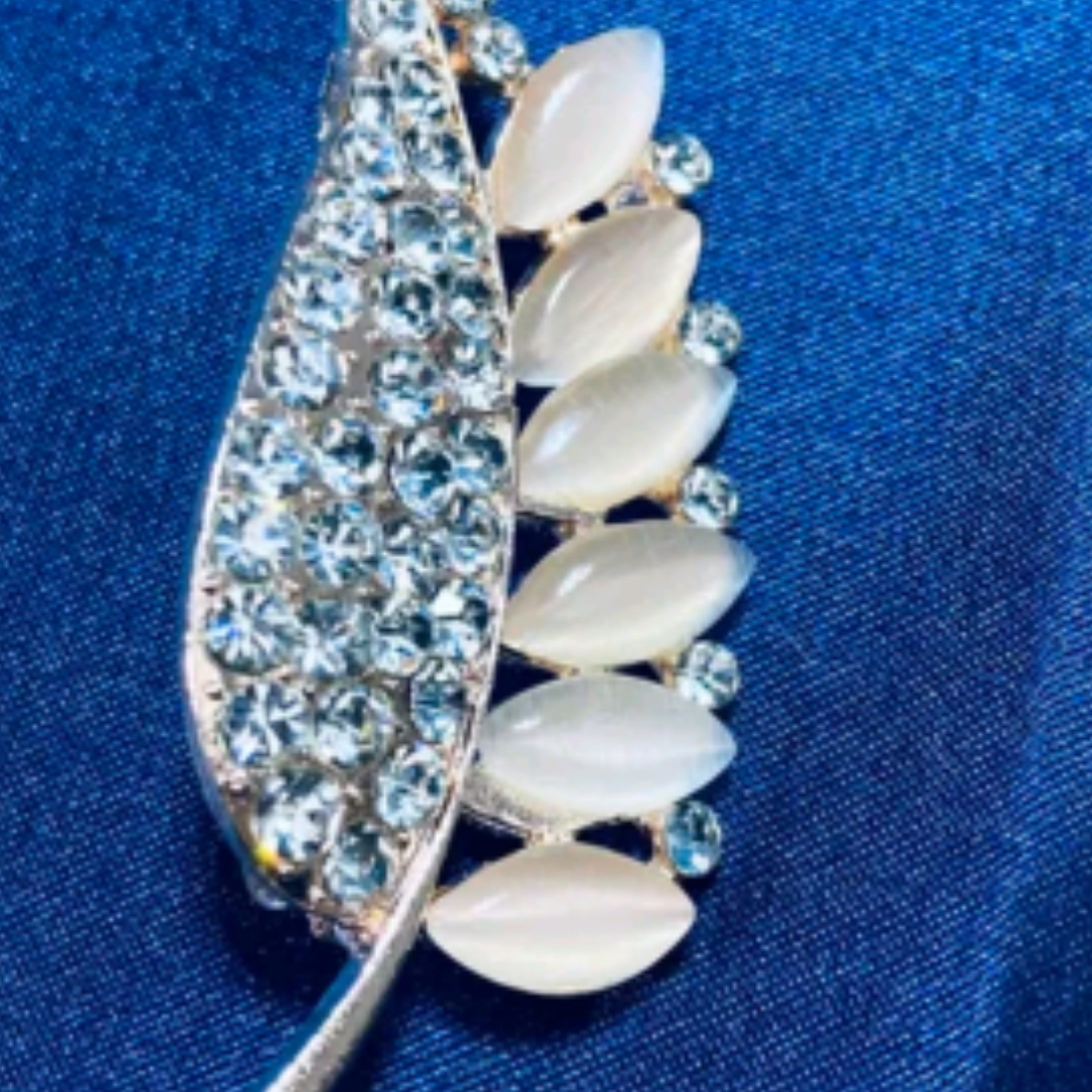 Brooch 1