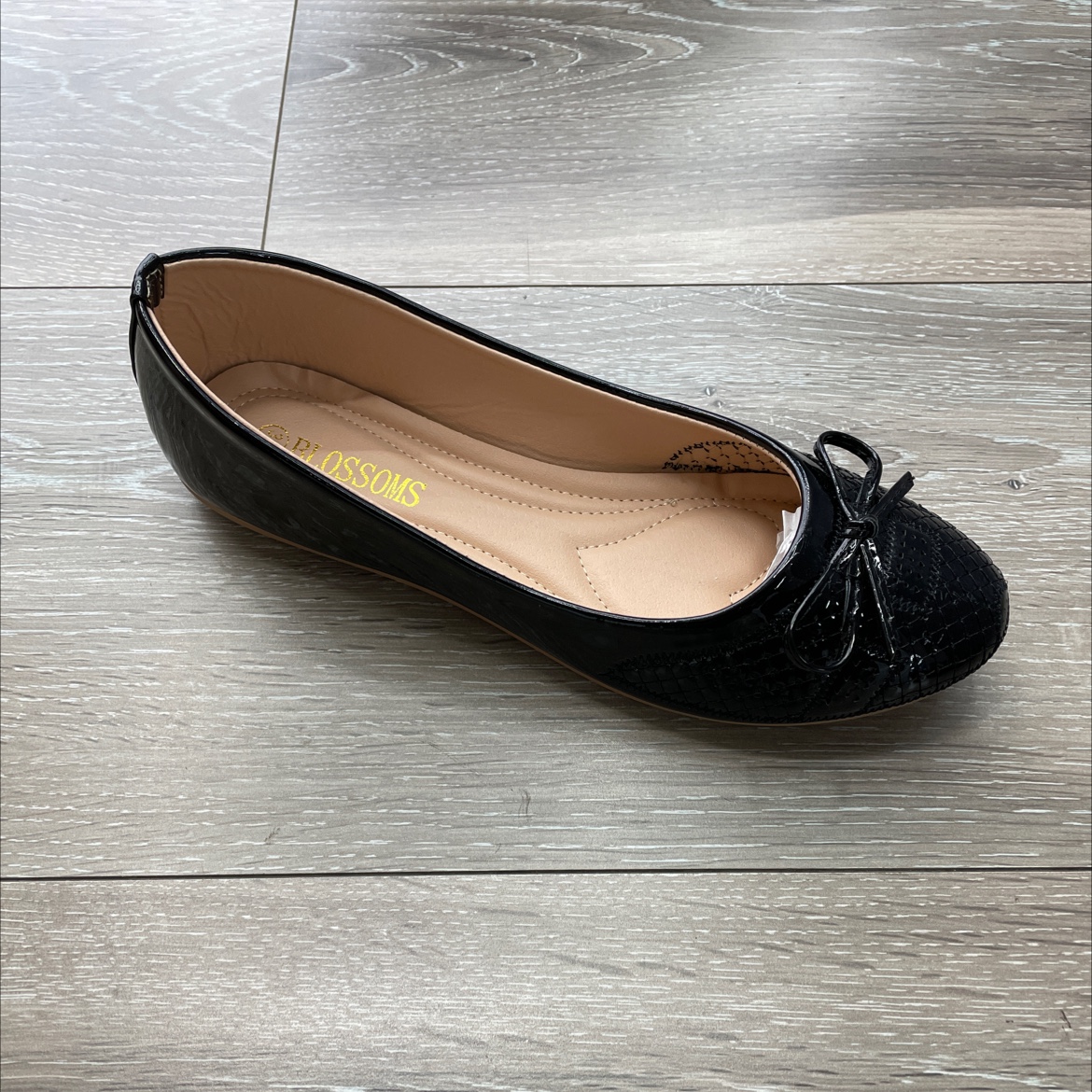 2023 Spring And Autumn New Women Soft Sole Handmade Four Season Shoes Round Head Trend Fashion Women Flat Shoes Single Shoes details Picture