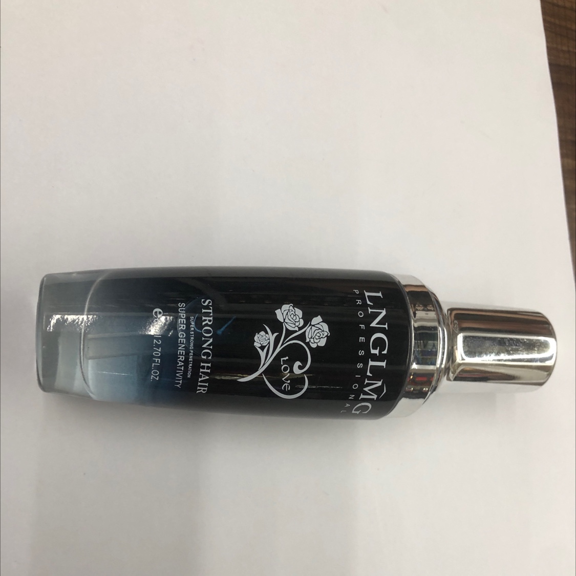 香水产品图
