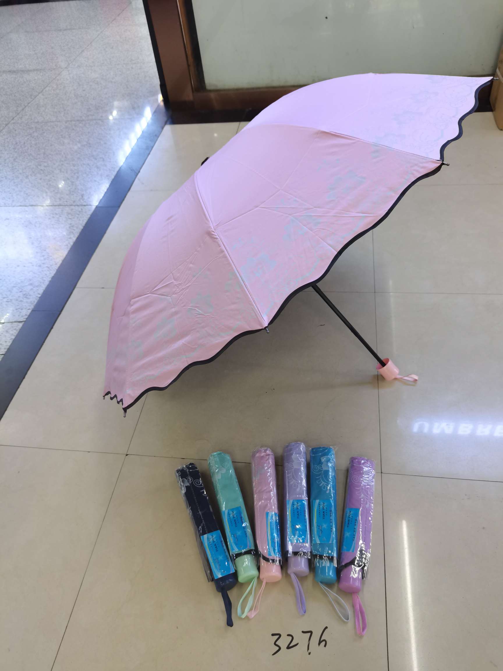 三折加大黑胶伞细节图