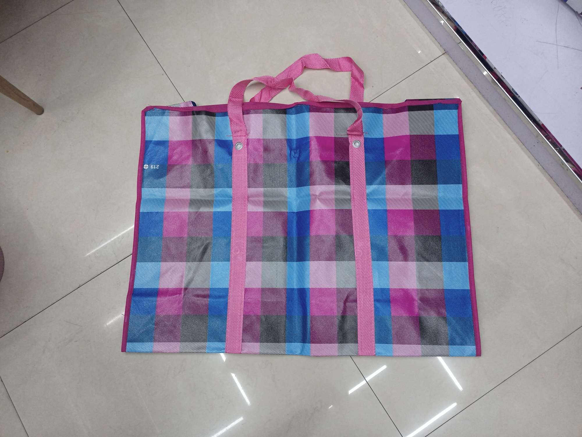 Non-woven fabric laminated bags, woven bags, storage bags, luggage bags, moving bags, cartoon bags, eco-friendly bags, cotton quilt bags, plastic bags, pp bags, thickened rivet bags details Picture