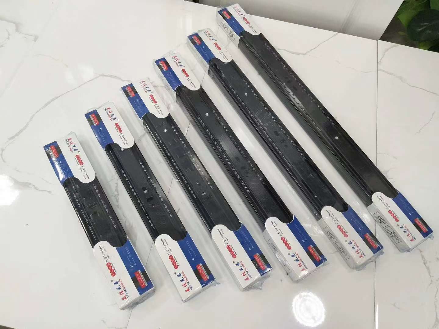 抽屉滑轨产品图