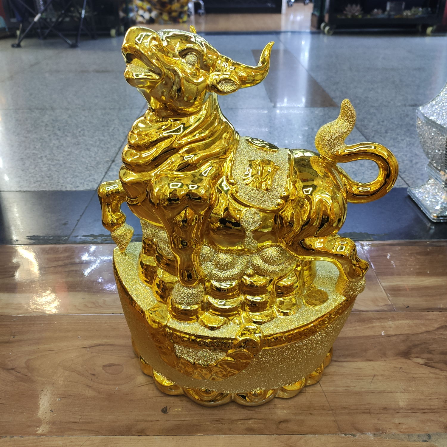 8陶瓷工艺品牛