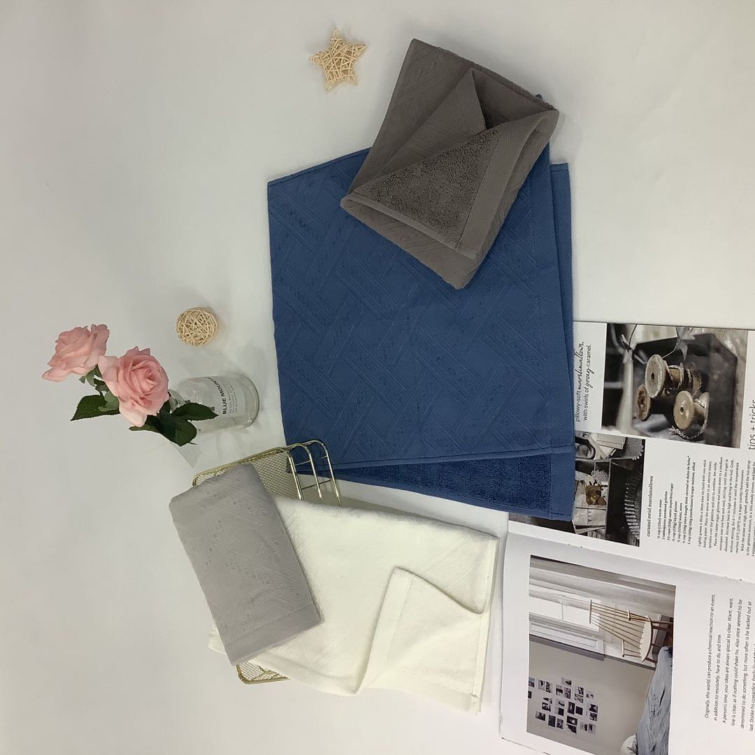 Locke towel details Picture