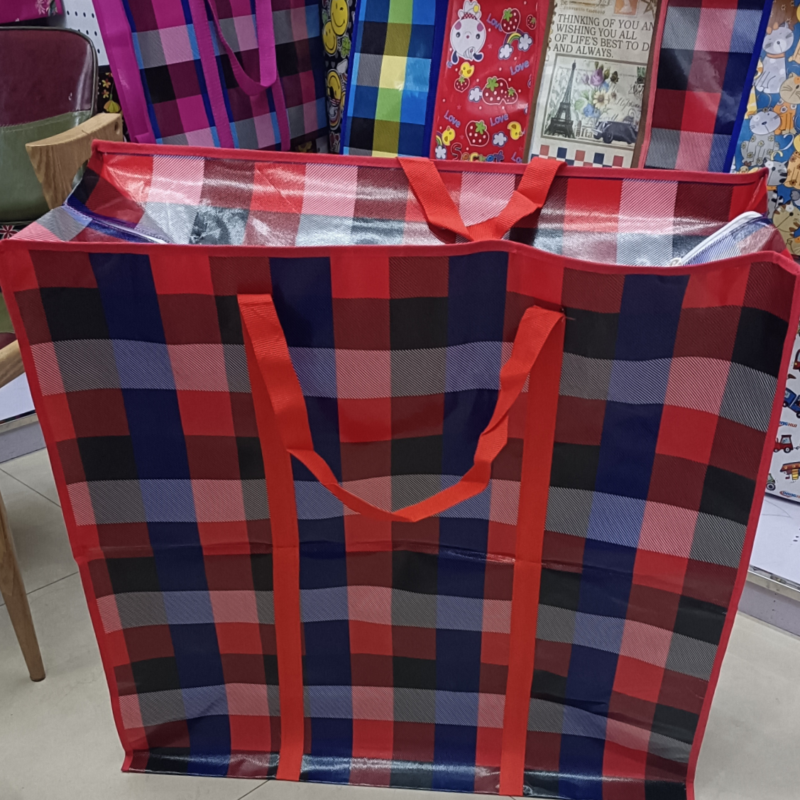 Non-woven fabric laminated bags, woven bags, storage bags, luggage bags, moving bags, cartoon bags, eco-friendly bags, cotton quilt bags, plastic bags, pp bags, 70*70*27
