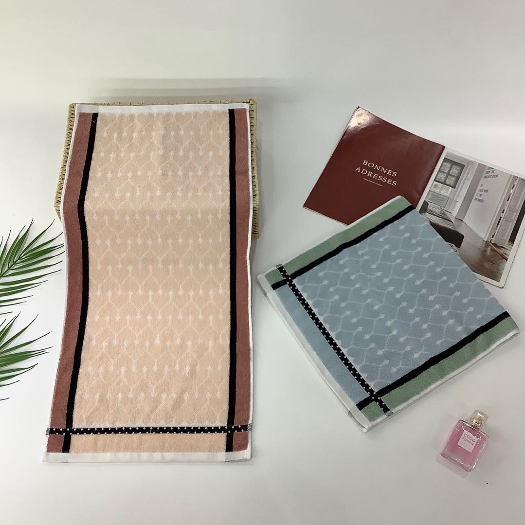 White mesh towel