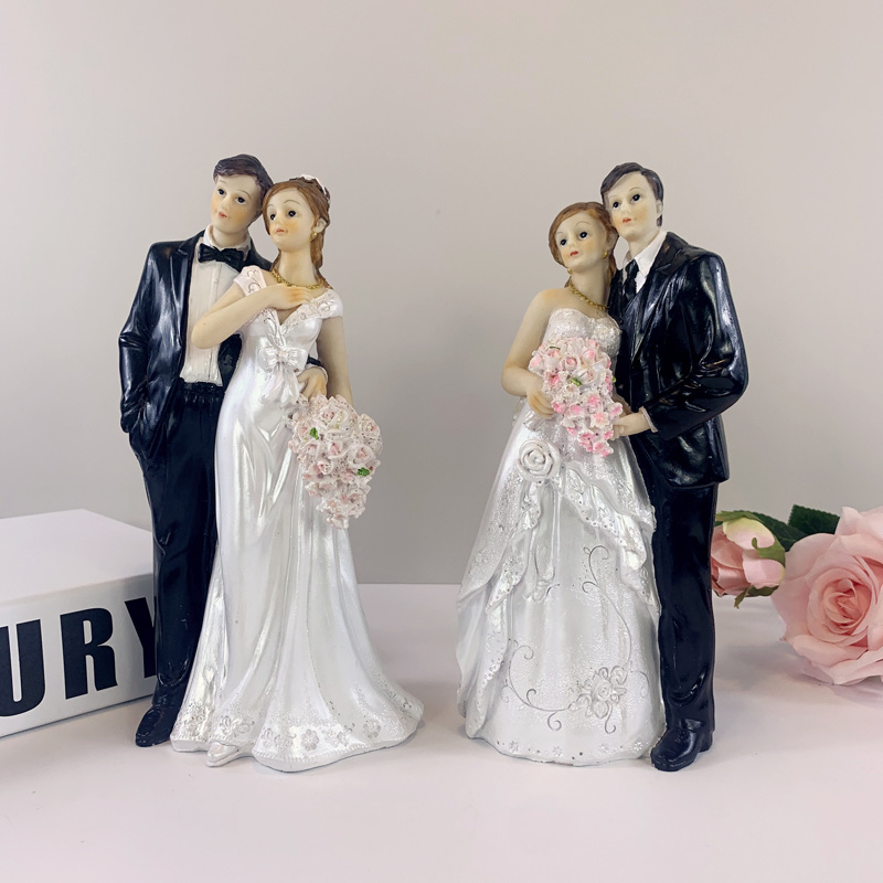 跨境欧式婚礼摆件树脂工艺品新郎新娘蛋糕装饰品人偶情侣婚庆礼品产品图