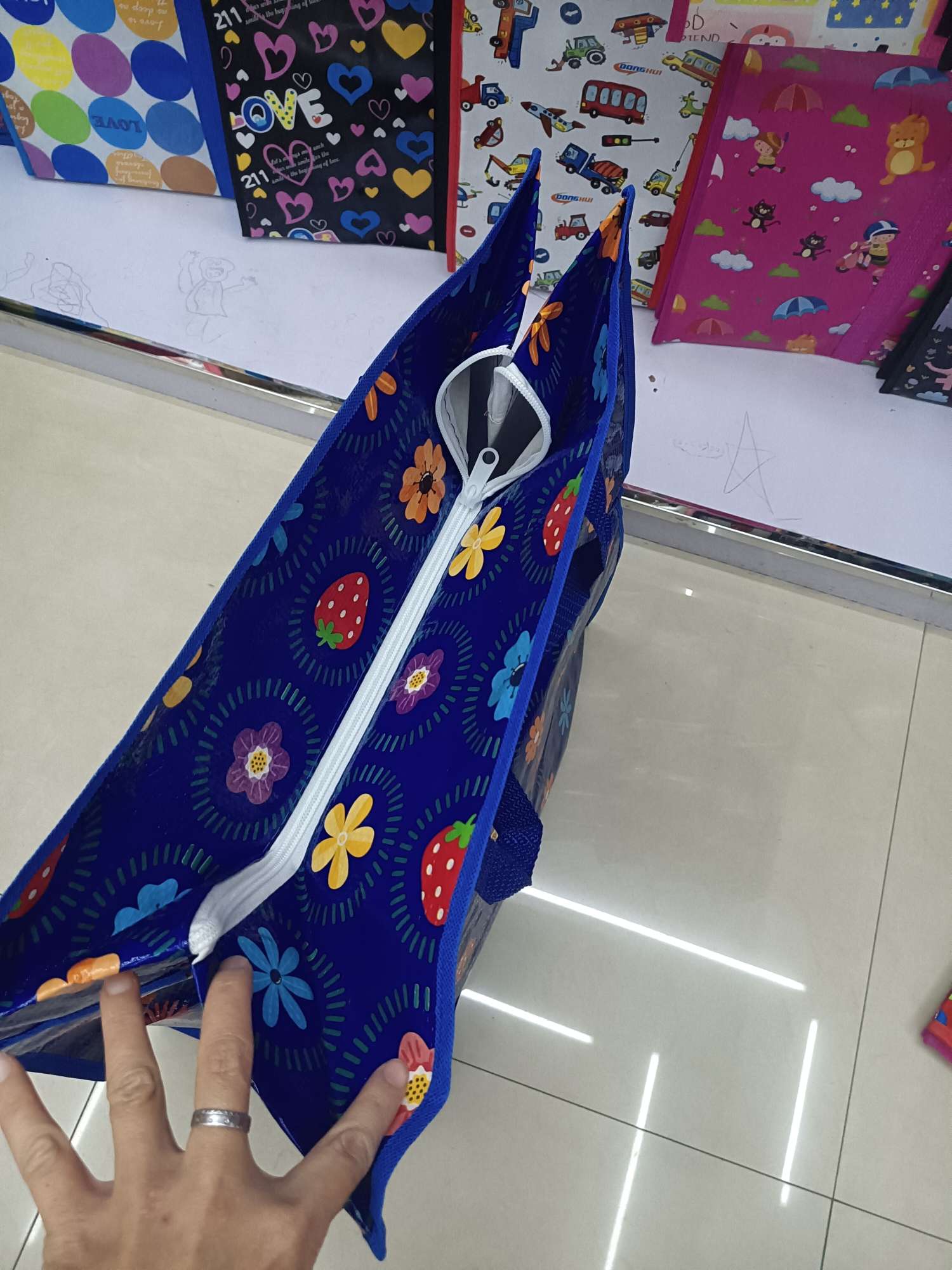 Woven bags, storage bags, luggage bags, moving bags, cartoon bags, eco-friendly bags, cotton quilt bags, plastic bags, pp bags, 55*65*25 Item Picture