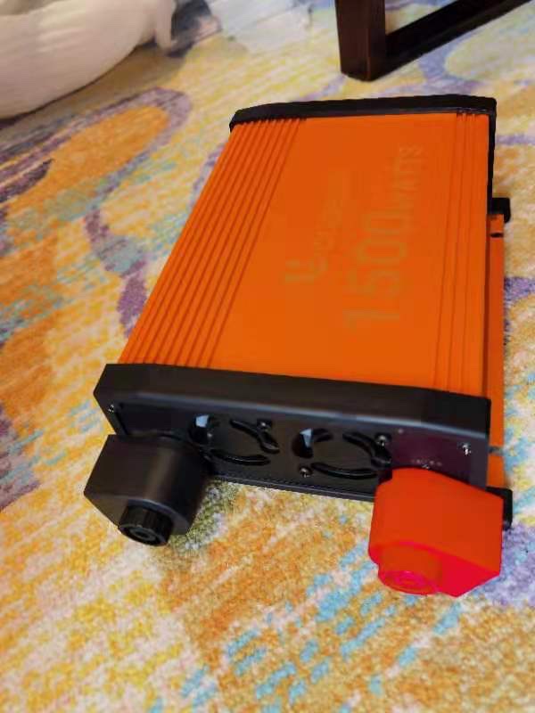 OUDESON 厂家直销车载逆变器大功率12V24伏转220V300W500W电源转换器 白底实物图