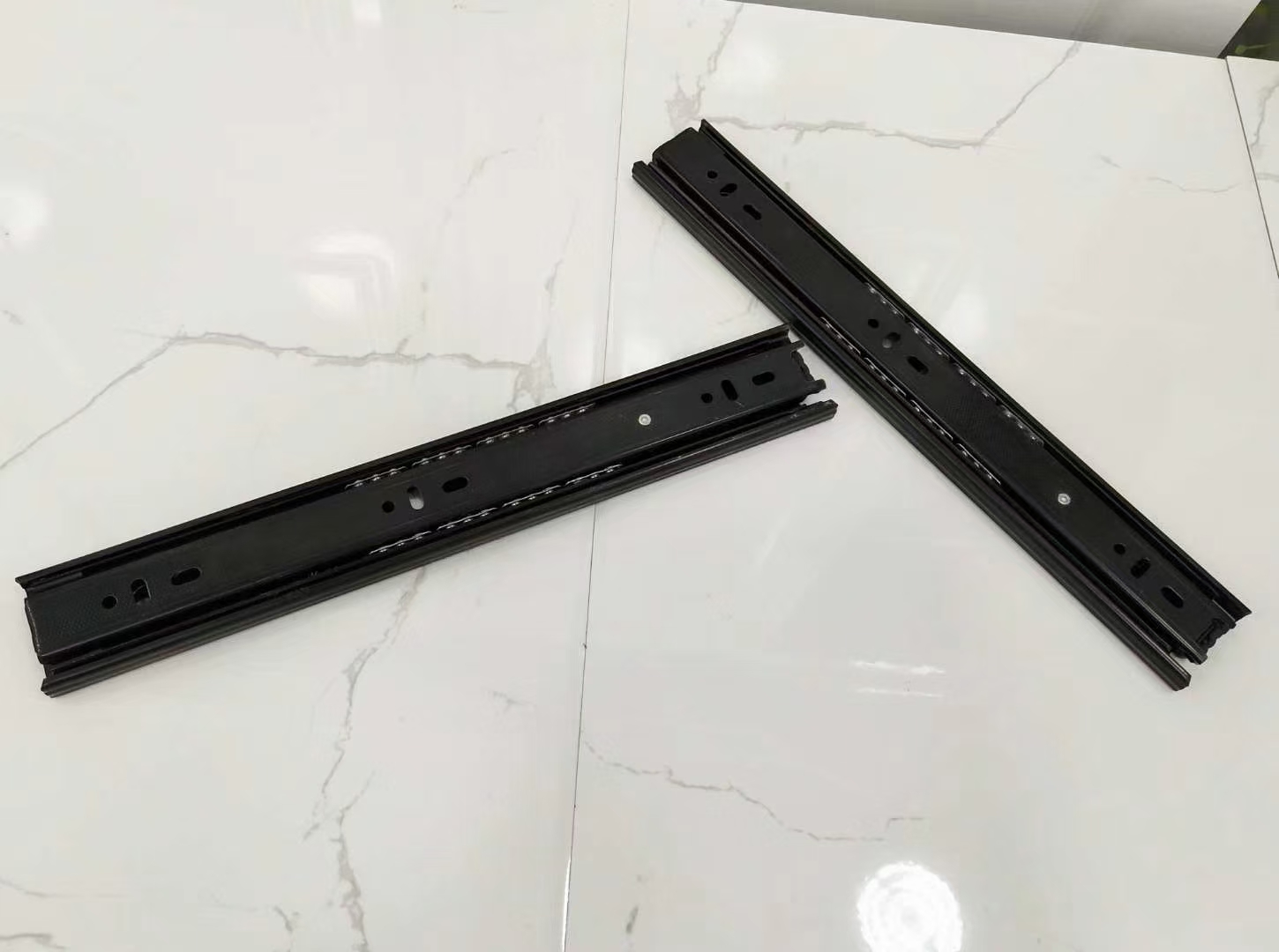 抽屉滑轨白底实物图
