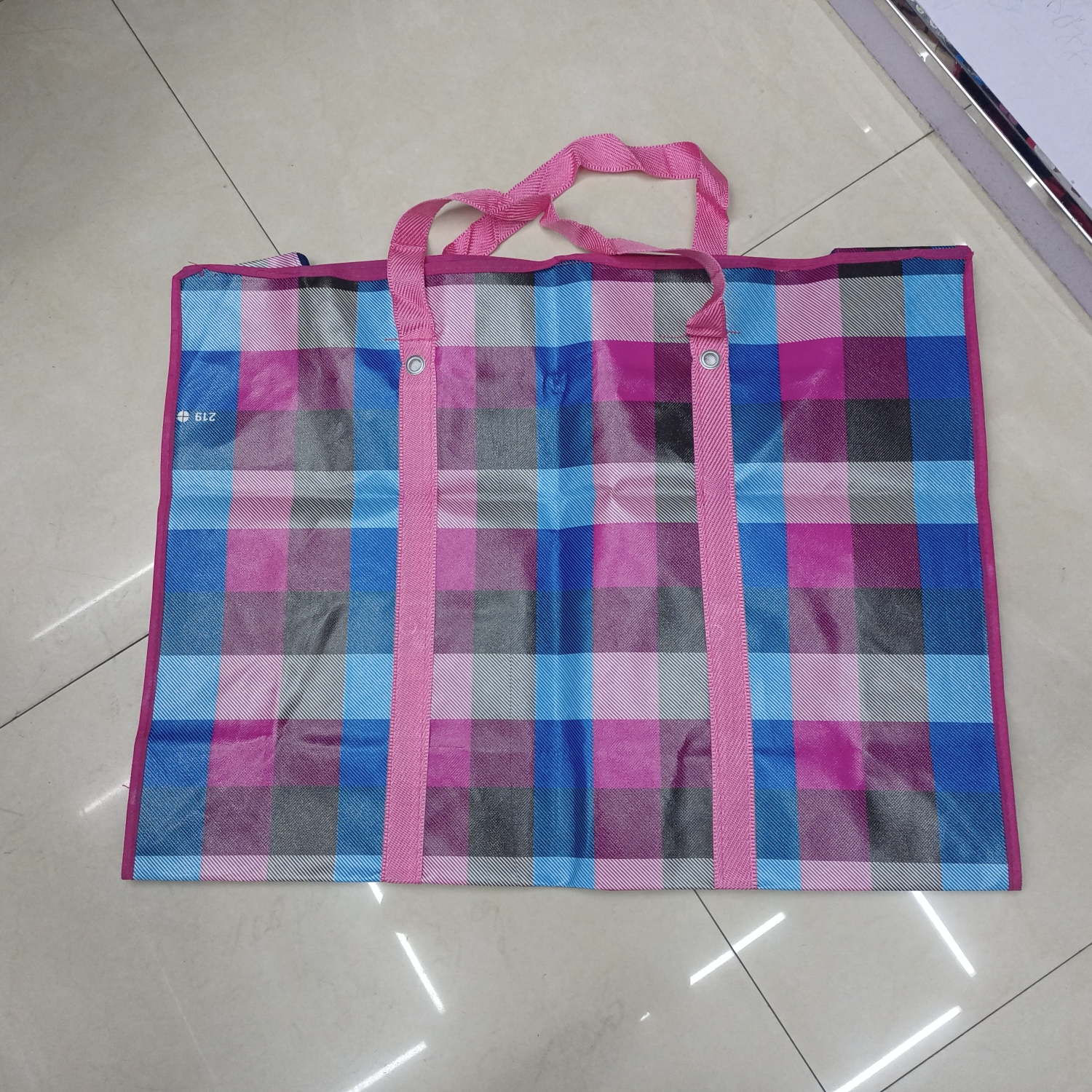 Non-woven fabric laminated bags, woven bags, storage bags, luggage bags, moving bags, cartoon bags, eco-friendly bags, cotton quilt bags, plastic bags, pp bags, thickened rivet bags