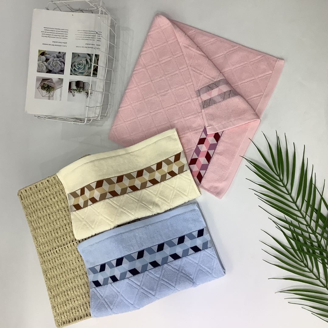 Diamond-shaped towel details Picture
