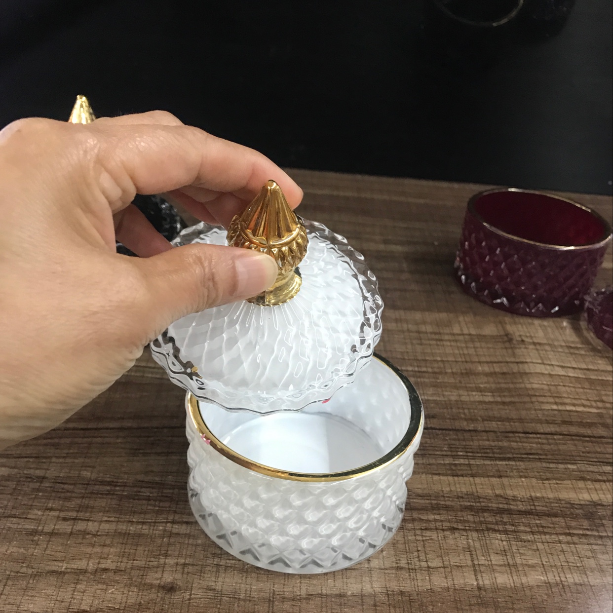 Factory direct sales of high-end glass sugar jars, gold-rimmed sugar jars, high-end diamond sugar jars detail image 3