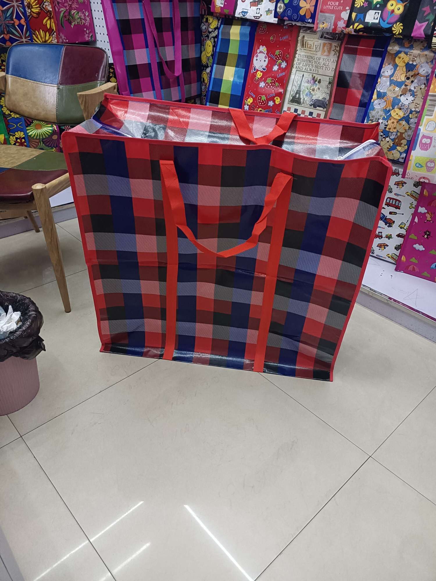 Non-woven fabric laminated bags, woven bags, storage bags, luggage bags, moving bags, cartoon bags, eco-friendly bags, cotton quilt bags, plastic bags, pp bags, 70*70*27 Application Scenario