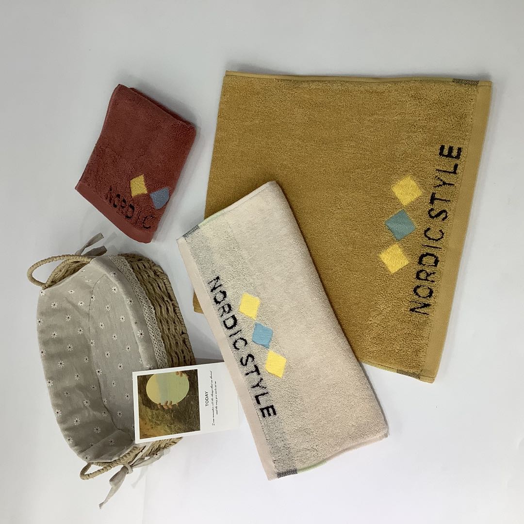 Square towel details Picture