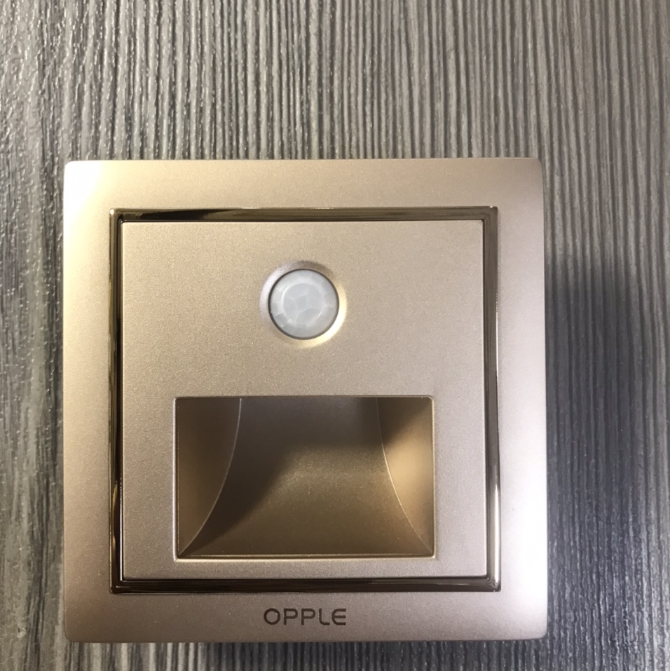 欧普金色地脚感应灯