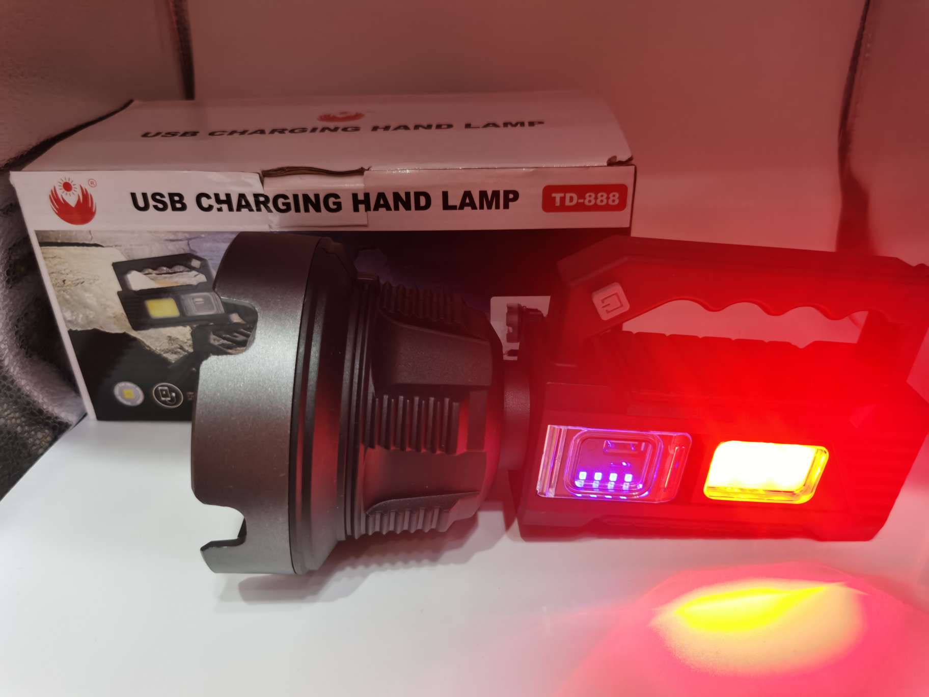 TD-888 USB Strong Light Portable Lamp Application Scenario