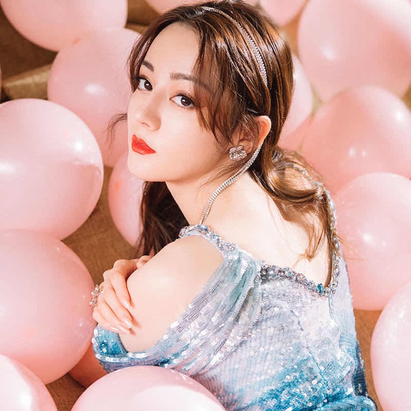 Korean version of the cute girl side clip, side clip, sea clip, hair clip and rhinestone headband Application Scenario