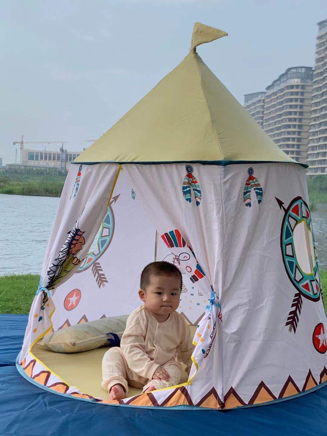 Children's indoor Indian tent detail image 3