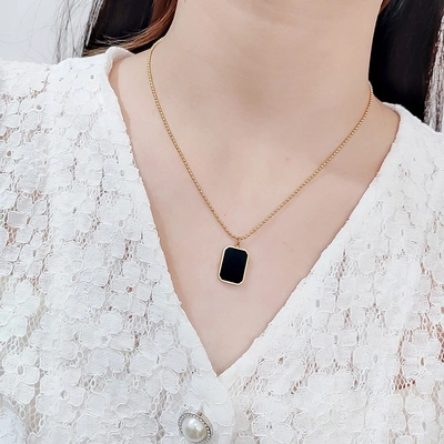 Black Tag