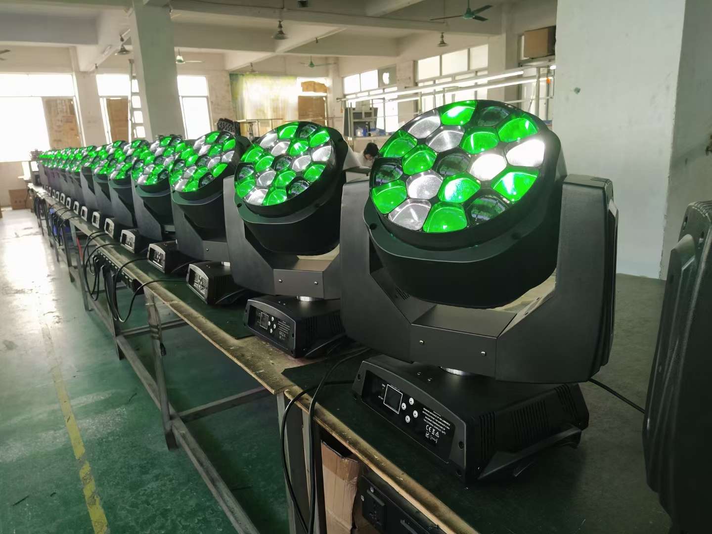 19颗15W调焦蜂眼灯 舞台灯，酒吧神器细节图