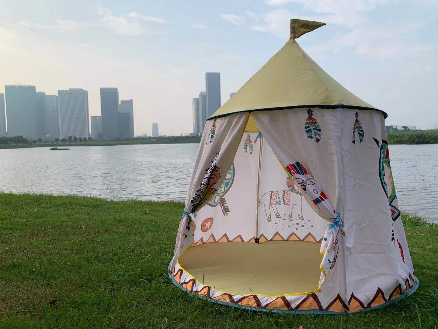Children's indoor Indian tent detail image 7