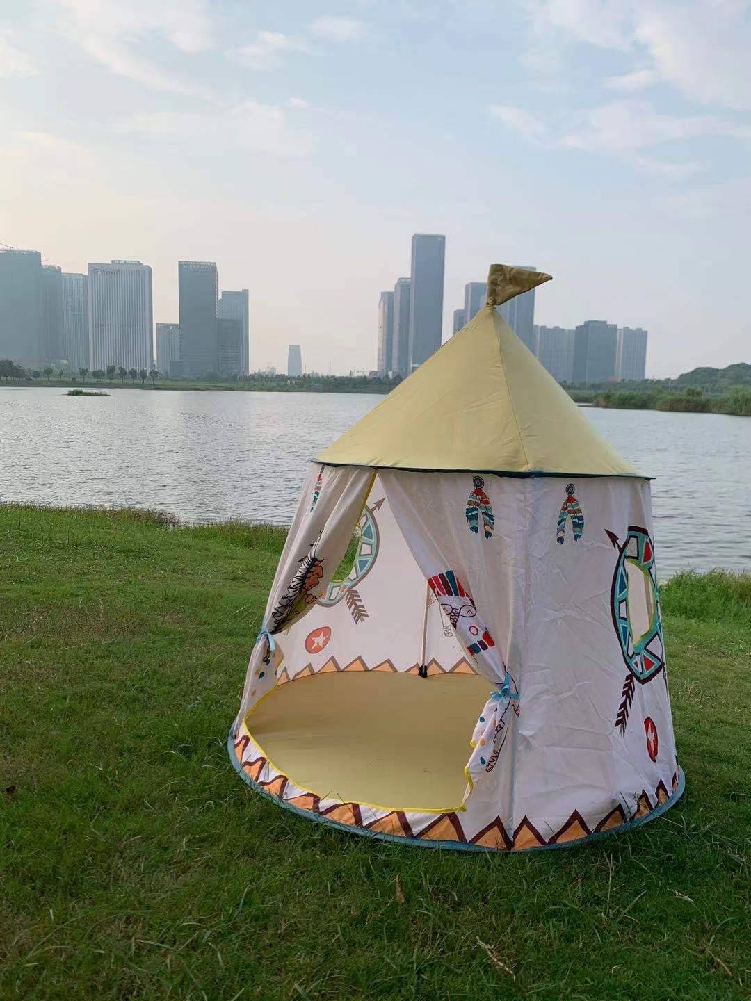 Children's indoor Indian tent detail image 1