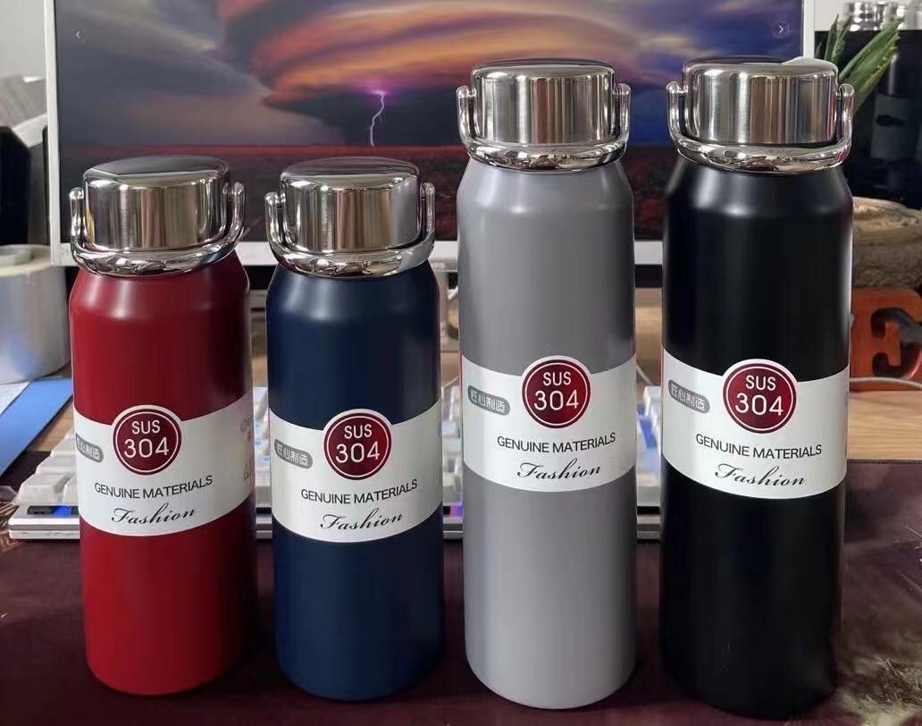 550ML 700ML portable insulated cups, office cups, coffee cups Application Scenario