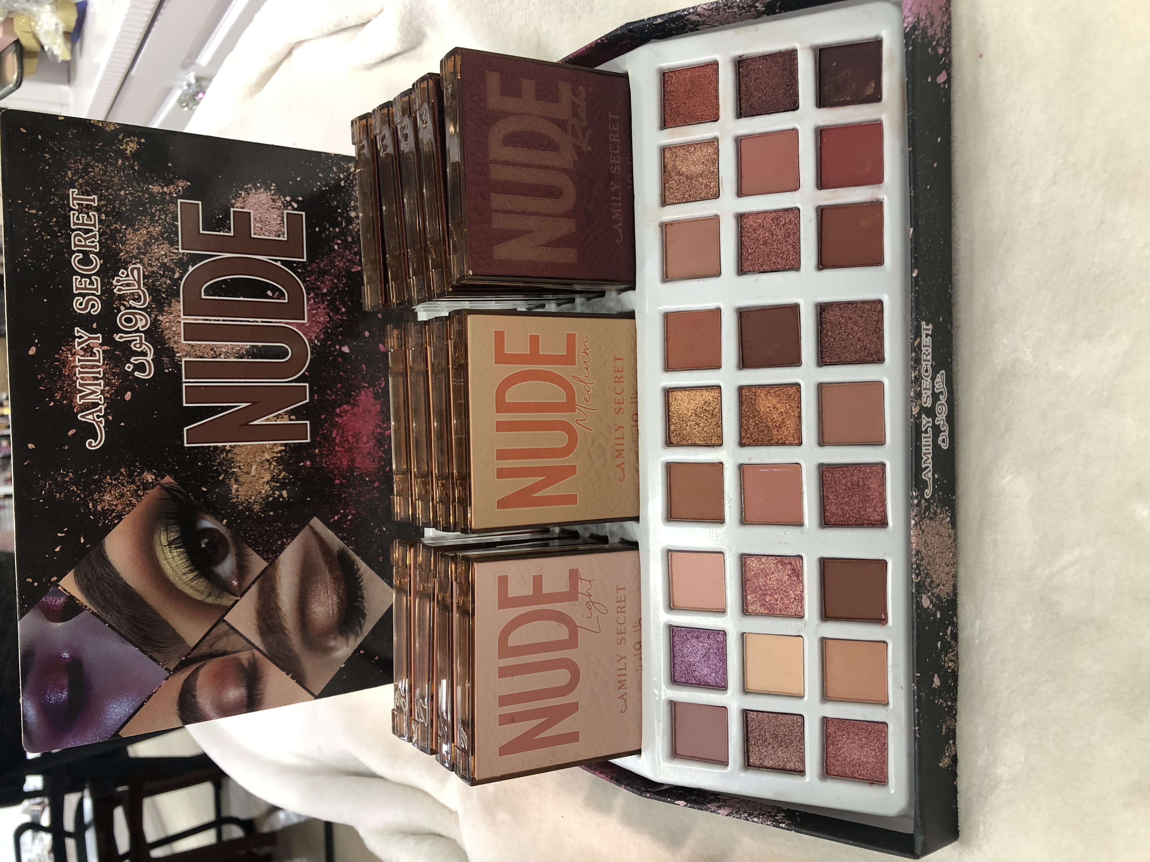At001 9 Color Eyeshadow Tray Soft Pearlescent Matte Fine Shimmer Earth Color Parity Nine Court Lattice Caramel Eyeshadow Wholesale details Picture