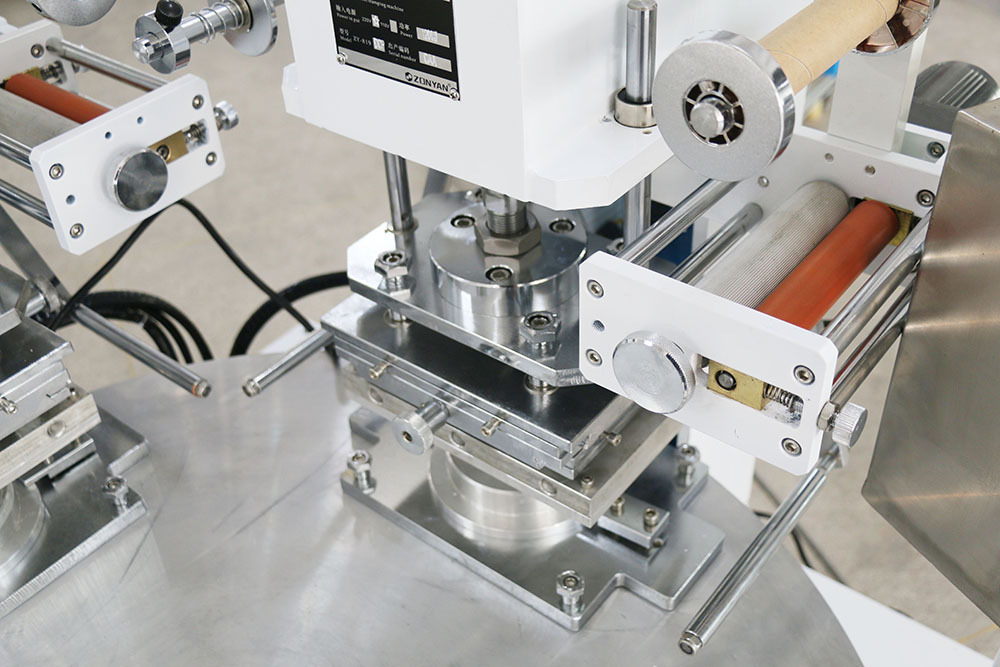 Automatic rotary table hot stamping machine, customizable hot stamping machine, automatic feeding and discharging hot stamping machine, direct sales from the hot stamping machine manufacturer Item Picture